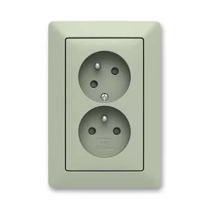Dvojzásuvka Zoni olivová/bílá natočená, clonky ABB 5513T-C02357 143