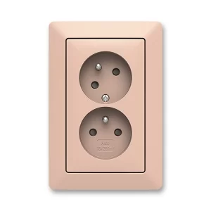 Dvojzásuvka Zoni pudrová/bílá natočená, clonky ABB 5513T-C02357 142