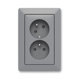 Dvojzásuvka Zoni šedá/bílá natočená, clonky ABB 5513T-C02357 141
