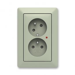 Dvojzásuvka Zoni olivová/bílá s přepěťovou ochanou, clonky ABB 5593T-C02357 143