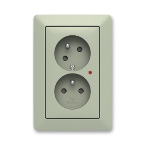 Dvojzásuvka Zoni olivová/bílá s přepěťovou ochanou, clonky ABB 5593T-C02357 143