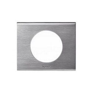 Rámeček Céliane z broušené oceli Legrand 069101 přináší do vašeho interiéru elegantní design a moderní vzhled. Vyroben z kvalitních materiálů, zaručuje trvanlivost a odolnost vůči opotřebení. Snadná instalace a kompatibilita s různými moduly a vypínači činí tento rámeček ideální volbou pro každou renovaci či nový projekt. Vylepšete svůj domov s tímto stylovým prvkem, který spojuje estetiku a funkčnost.