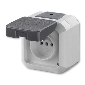 Zásuvka jednonásobná s ochranným kolíkem, s víčkem, IP54 šedá ABB Variant+ 5518N-C02510 S