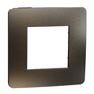 Rámeček Unica Studio Metal Dark Aluminium/Černý od Schneider Electric spojuje moderní design s vysokou funkčností, ideální pro každou domácnost či kancelář. Vyroben z odolného hliníku, zajišťuje dlouhou životnost a snadnou instalaci. Jeho minimalistický vzhled obohatí váš interiér a dodá mu sofistikovaný nádech. Vylepšete estetiku svých elektroinstalací a užijte si kombinaci elegance a praktického použití s tímto stylovým rámečkem.