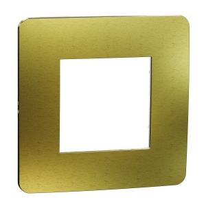 Rámeček Unica Studio Metal Gold/Bílý od Schneider Electric spojuje elegantní design a praktické vlastnosti. S atraktivní kombinací zlaté a bílé barvy se skvěle hodí do moderního interiéru, dodávámu nádech luxusu. Snadná instalace a kvalitní materiály zaručují dlouhou životnost. Ideální pro obývací pokoje, kuchyně nebo kanceláře, tento jednonásobný krycí rámeček je perfektním doplňkem pro každého, kdo ocení styl a funkčnost.