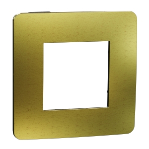 Rámeček Unica Studio Metal Gold/Černý od Schneider Electric je skvělou volbou pro ty, kteří hledají elegantní a stylový prvek do svého interiéru. S moderním designem a kombinací zlaté a černé barvy dokonale doplní jakýkoli prostor. Vyroben z kvalitních a odolných materiálů zaručuje dlouhou životnost a snadnou montáž. Investujte do designu, který nejenže zkrášlí, ale i ochrání vaše elektrické prvky.