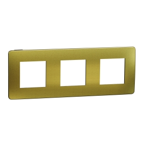 Trojrámeček Unica Studio Metal Gold/Černý od Schneider Electric spojuje moderní design a praktické využití. S možností umístění až tří elektrických prvků do jednoho elegantního rámečku přináší do vašeho interiéru nádech luxusu a přehlednosti. Snadná instalace a kvalitní materiály zaručují dlouhou životnost. Ideální volba pro ty, kteří hledají stylové a funkční řešení pro svůj domov nebo kancelář.